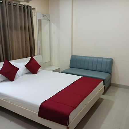 Hotel Tirupati Palace Ιντόρ Εξωτερικό φωτογραφία