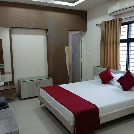 Hotel Tirupati Palace Ιντόρ Εξωτερικό φωτογραφία